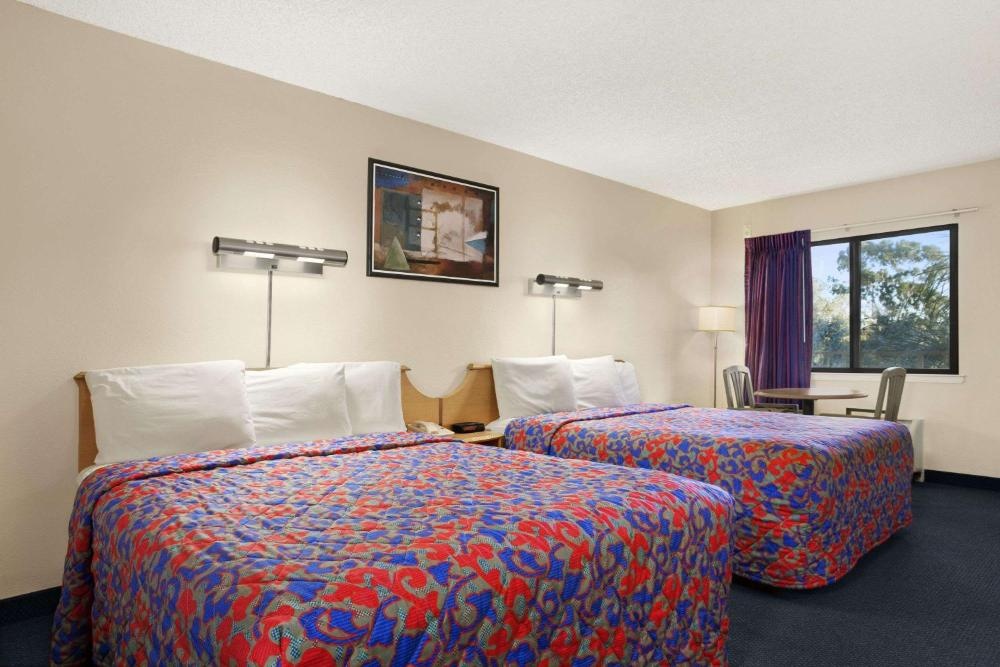 Days Inn by Wyndham Buena Park